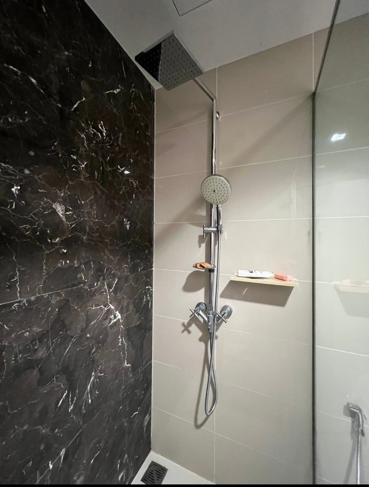 For RentCondoWongwianyai, Charoennakor : (For rent) Condo Nye by Sansiri I 1-BR, good price, fully furnished + electrical appliances, pool view ㅡ Near 🚆BTS Wongwian Yai