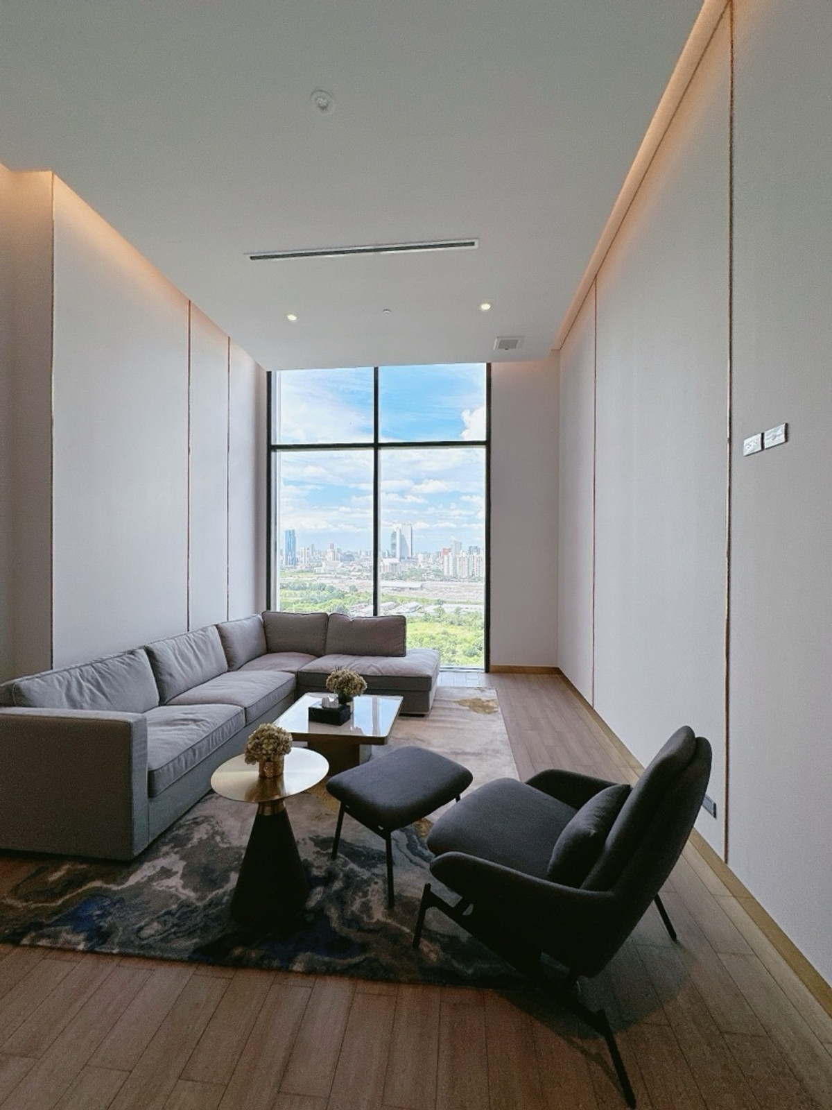 ขายคอนโดพระราม 9 เพชรบุรีตัดใหม่ RCA : 𝐋𝐀𝐍𝐃𝐌𝐀𝐑𝐊 𝐑𝐀𝐌𝐀𝟗 ฟรีเงินดาวน์ 𝐎 บาท ผ่อนสบายๆ 𝟏𝟐,𝟗𝟎𝟎/เดือน ห้องใหม่มือ1 กู้สินเชื่อได้ 𝟏𝟎𝟎% โปรปิดตึก 