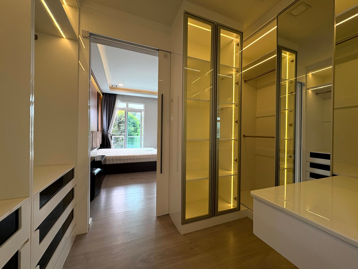 HouseLadkrabang, Suwannaphum Airport : For sale or rent: Large detached house near the clubhouse, fully furnished, ready to move in, Mantana Bangna-Wongwaen.