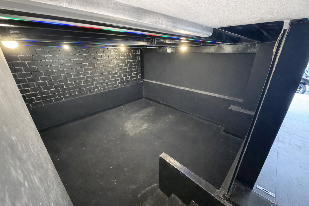 ให้เช่าอาคารพาณิชย์สีลม ศาลาแดง บางรัก : อาคารพาณิชย์ ใจกลางสีลม เหมาะทำธุรกิจ ร้านอาหาร ผับ บาร์ สปา คาราโอเกะ ** NO CO-AGENT ** 