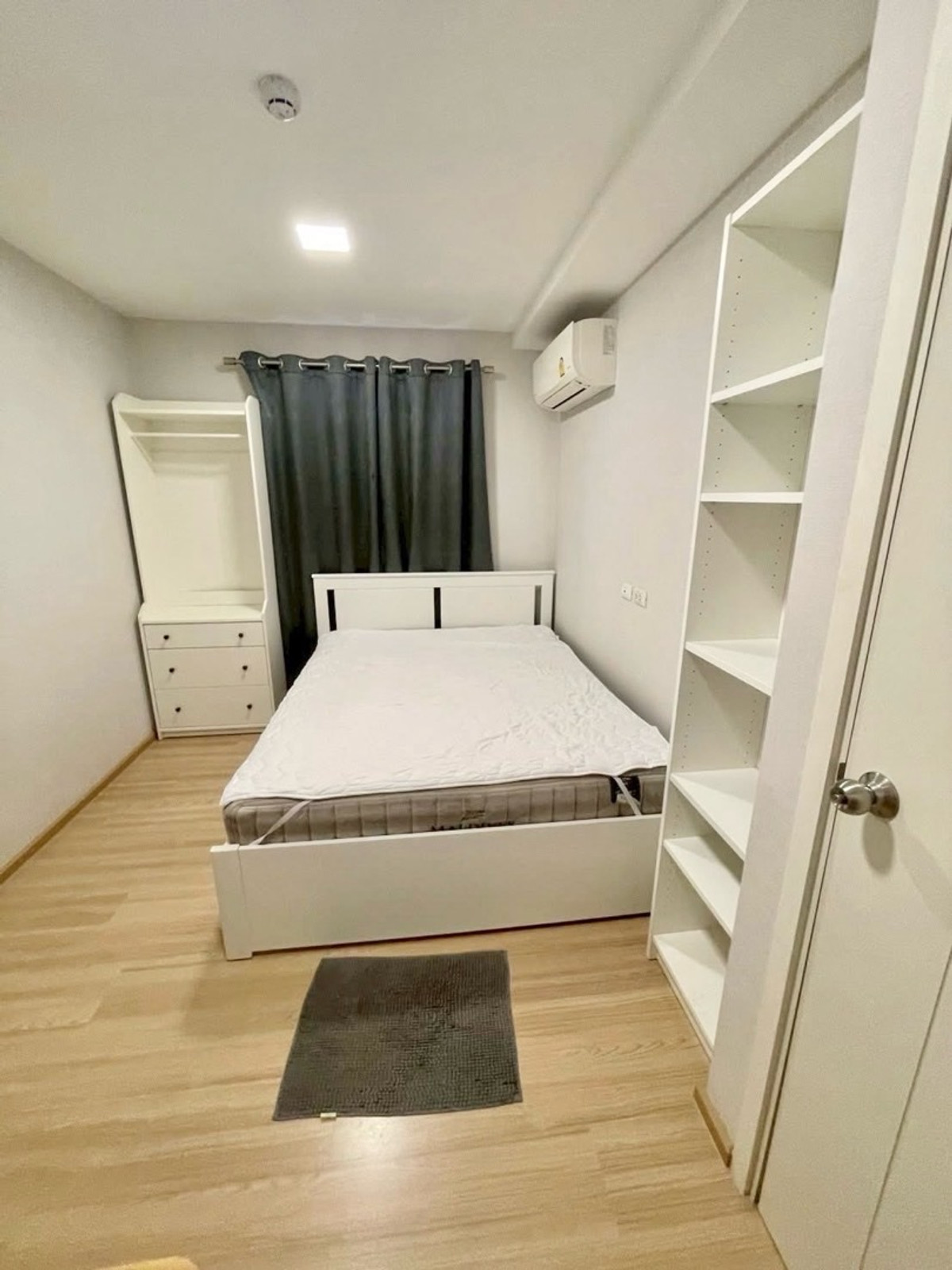 ให้เช่าคอนโดแจ้งวัฒนะ เมืองทอง : 📍 โครงการ :   Plum Condo Chaengwattana 
🚝 ใกล้ : MRT ราชภัฏพระนคร (สายสีชมพู)
💵 ราคาเช่า : 9,500 บาท / เดือน