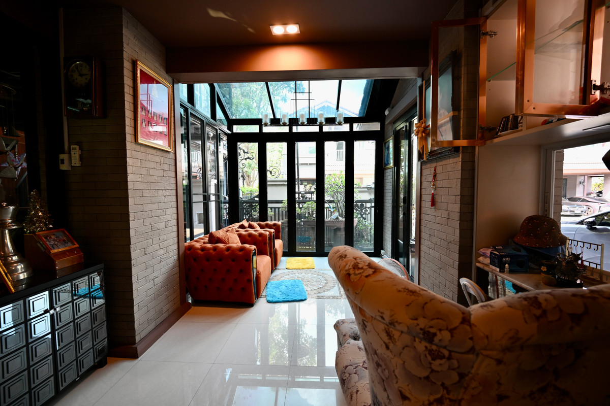 For SaleHouseBangna, Bearing, Lasalle : 🔥Very urgent sale🔥 Luxury house Nanwan Bangna KM 7, adding on, decorating, expanding the usable space a lot. There are many rooms to relax in. Offered for sale at only 26.2 million baht (house addition 10 million baht).