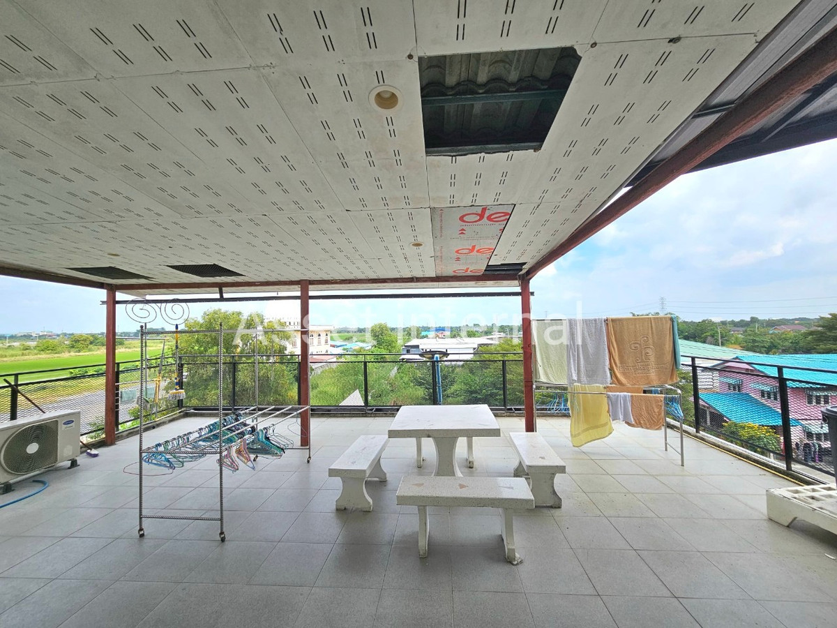 Home OfficeMin Buri, Romklao : Home Office for rent, 4 and a half storey office, area 1 rai, 10 bedrooms, 9 bathrooms, parking for 50 cars, with 16 kw solar cell panels, Saen Saep Subdistrict, Min Buri District, Bangkok