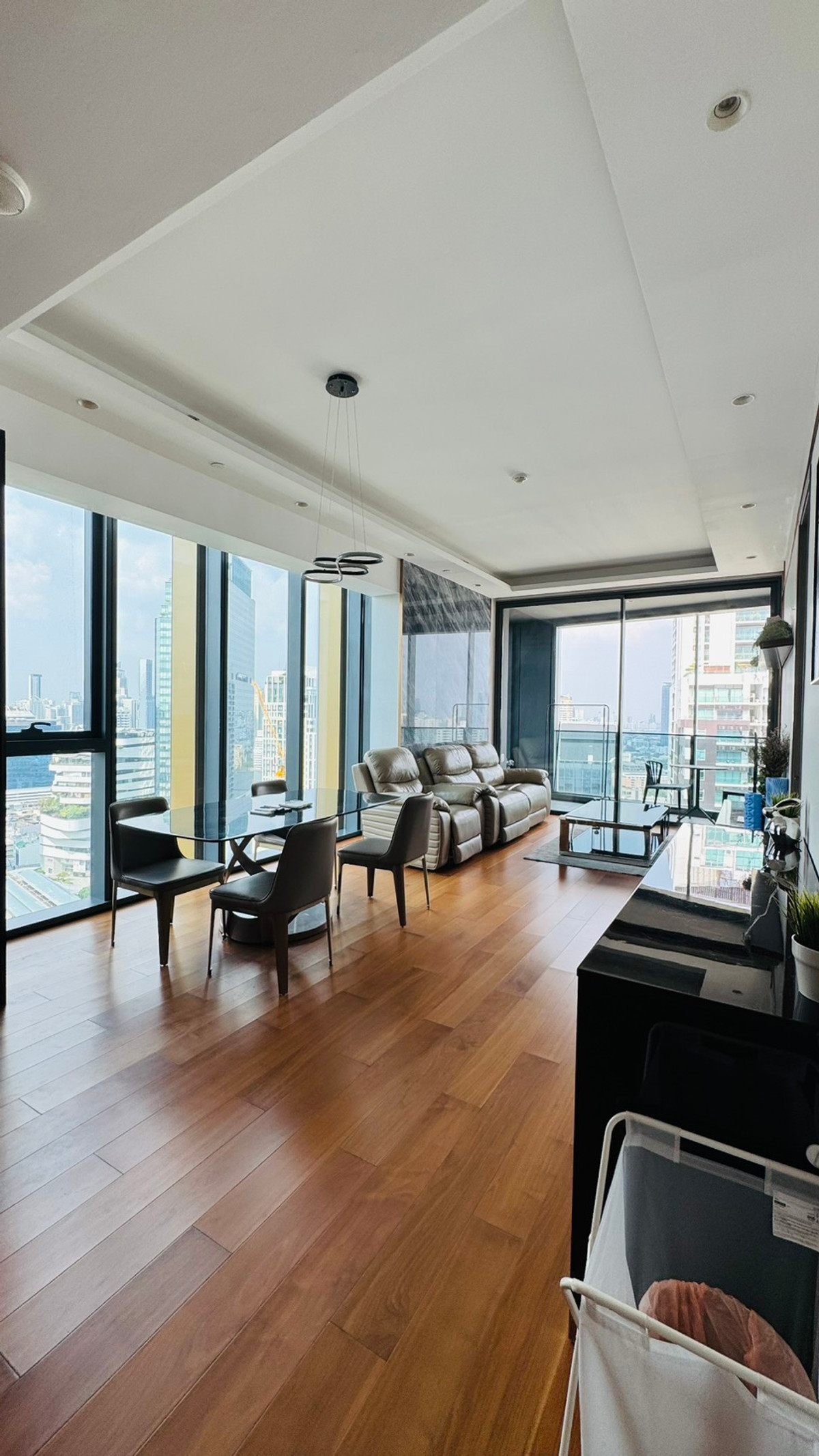 ให้เช่าคอนโดสุขุมวิท อโศก ทองหล่อ : The Estelle Phrompong 2b2b 90 sqm 120k high floor