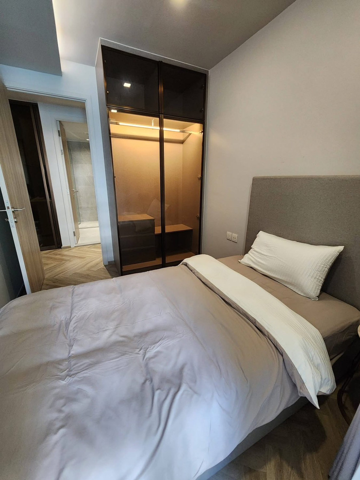 For RentCondoSukhumvit, Asoke, Thonglor : (For rent) Condo Chapter Thonglor 25 I 2-BR, beautiful room, fully decorated, complete with furniture + electrical appliances ㅡ Shuttle bus to pick up and drop off 🚆BTS Thonglor