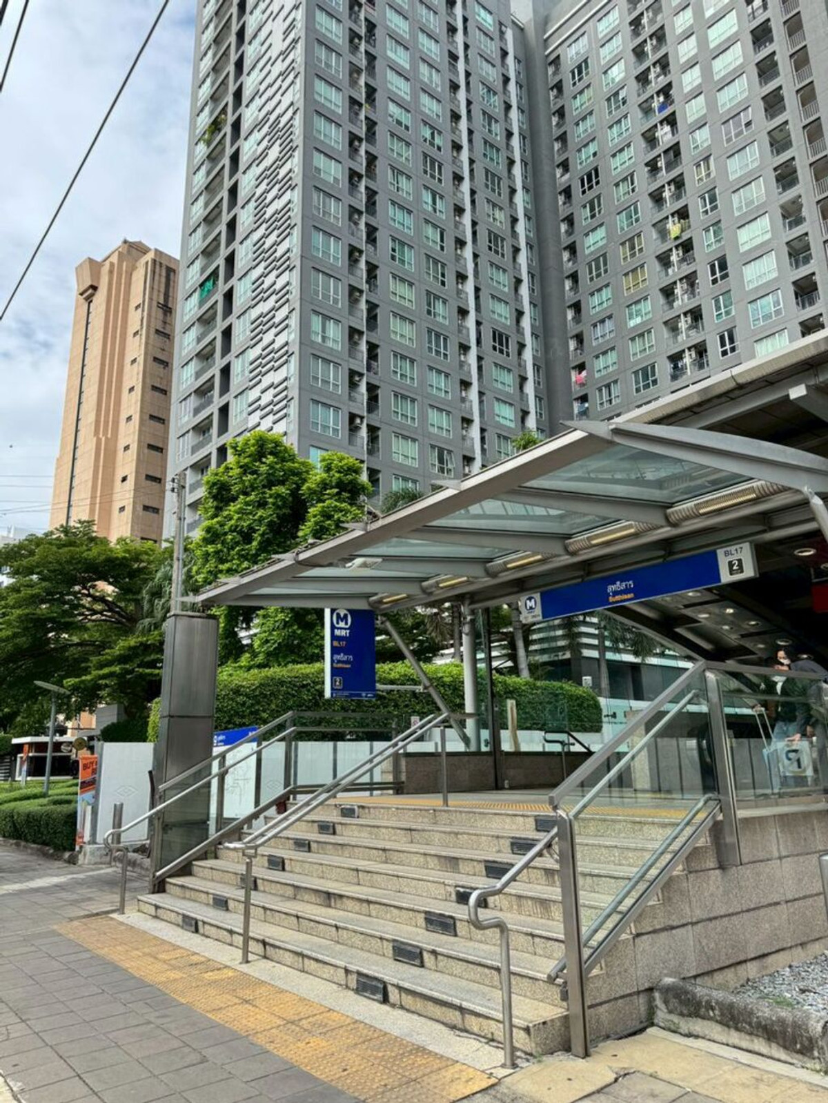 For RentCondoRatchadapisek, Huaikwang, Suttisan : For Rent Life @ Ratchada-Suthisan Unit 332/183 (No pets allowed) (2 bedrooms combined into one)