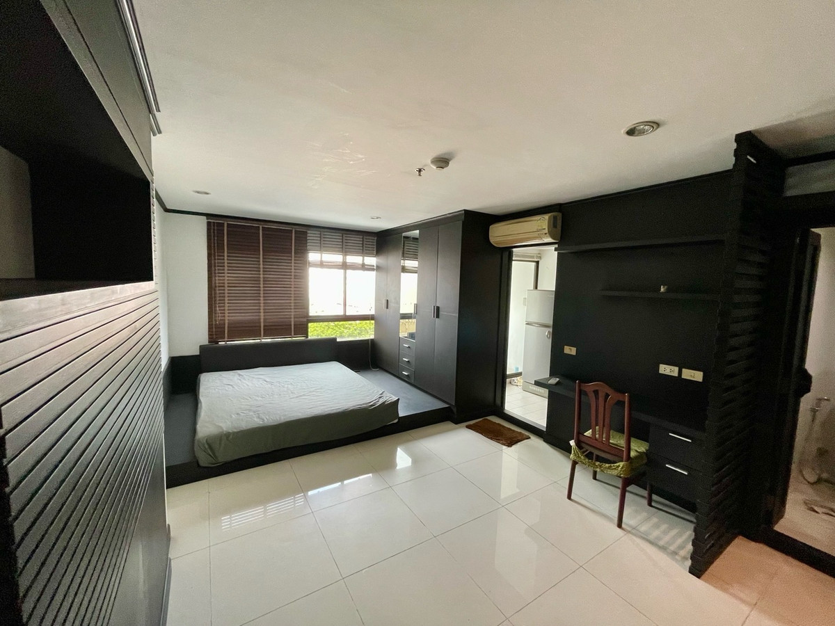 For RentCondoSapankwai,Jatujak : Condo for rent Lumpini Ville Phahon-Sutthisan near BTS Saphan Khwai.