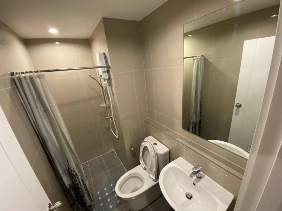 For RentCondoRamkhamhaeng, Hua Mak : 🔥For Rent Now! 🔥The Tree Hua Mak Interchange. Compact size, perfect for singles living alone. Beautiful room, great price, ready to move in! ❗