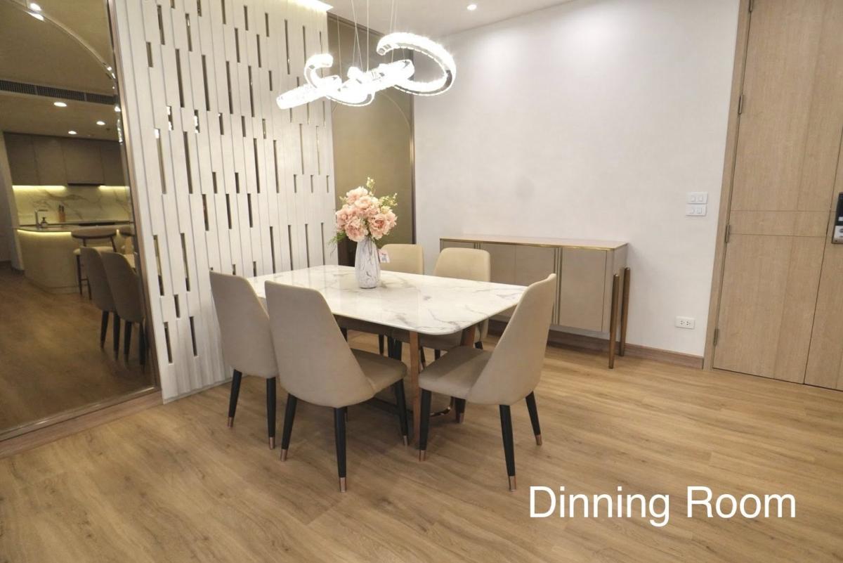 For RentCondoSilom, Saladaeng, Bangrak : 🔥For Rent Now!🔥 The Royal Saladaeng Luxury Condo, 3 bedrooms, 3 bathrooms, in the heart of Silom. Newly renovated unit, never been rented before. All furniture and appliances are brand new❗