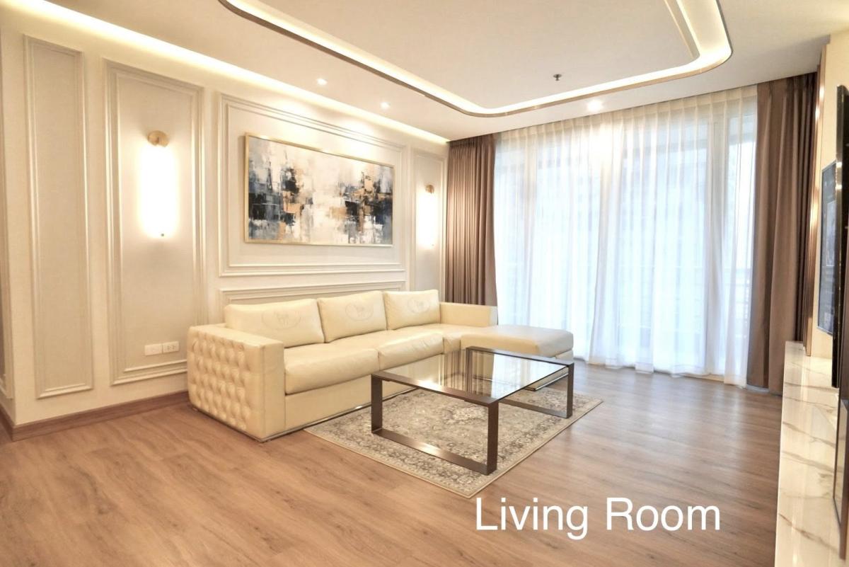For RentCondoSilom, Saladaeng, Bangrak : 🔥For Rent Now!🔥 The Royal Saladaeng Luxury Condo, 3 bedrooms, 3 bathrooms, in the heart of Silom. Newly renovated unit, never been rented before. All furniture and appliances are brand new❗