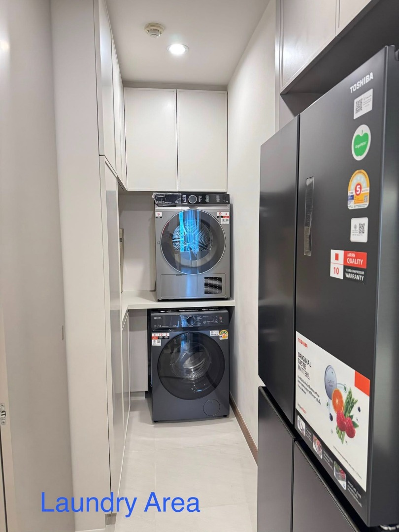 For RentCondoSilom, Saladaeng, Bangrak : 🔥For Rent Now!🔥 The Royal Saladaeng Luxury Condo, 3 bedrooms, 3 bathrooms, in the heart of Silom. Newly renovated unit, never been rented before. All furniture and appliances are brand new❗