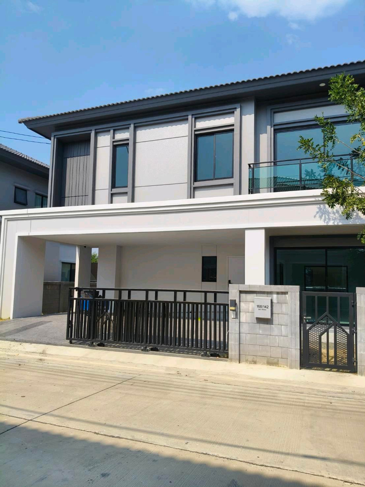 ขายบ้านบางนา แบริ่ง ลาซาล : ด่วน🔥 ราคาดีมาก  ที่บริทาเนีย บางนา-ศรีวารี ราคาคุ้มค่า ขายไฟไหม้✅