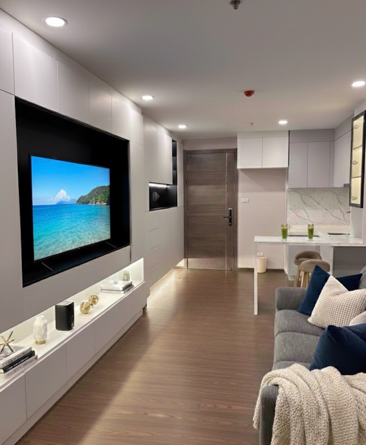 For RentCondoRatchadapisek, Huaikwang, Suttisan : 🔥🔥🔥Hot Prices 17,999-🔥🔥🔥
🌻𝐅𝐨𝐫 𝐑𝐞𝐧𝐭🌻 Artisan 𝐫𝐚𝐭𝐜𝐡𝐚𝐝𝐚 𝐇𝐮𝐚𝐤𝐰𝐚𝐧𝐠  🏠 C16🔥พร้อมอยู่🔥
🍇🦢🍇ไม่รับโคค่ะ ติดโคมาแล้วค่ะ🍇🦢🍇
🟥🟩🟧🟨🟪🟥🟩🟧🟨🟥🟩🟨🟨🟪
❤️❤️ มี 7-11 ในตึก สะดวกสบายมากค่ะ
**ภาพประกอบตกแต่งเพื่อการโฆษณา***
泰国房地