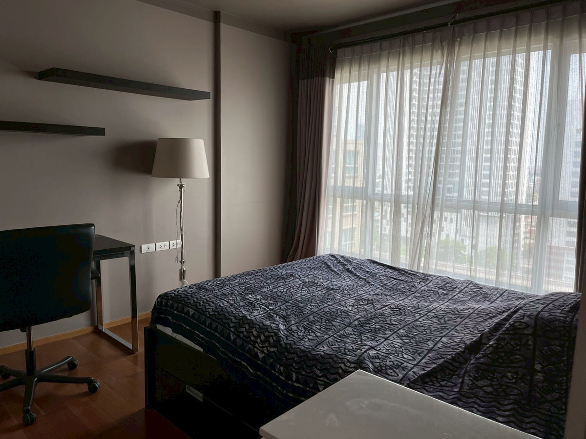 For RentCondoWongwianyai, Charoennakor : (For Rent) Condo Hive Taksin I 1-BR, high floor, good price, fully furnished + electrical appliances ㅡ Near 🚆BTS Wongwian Yai