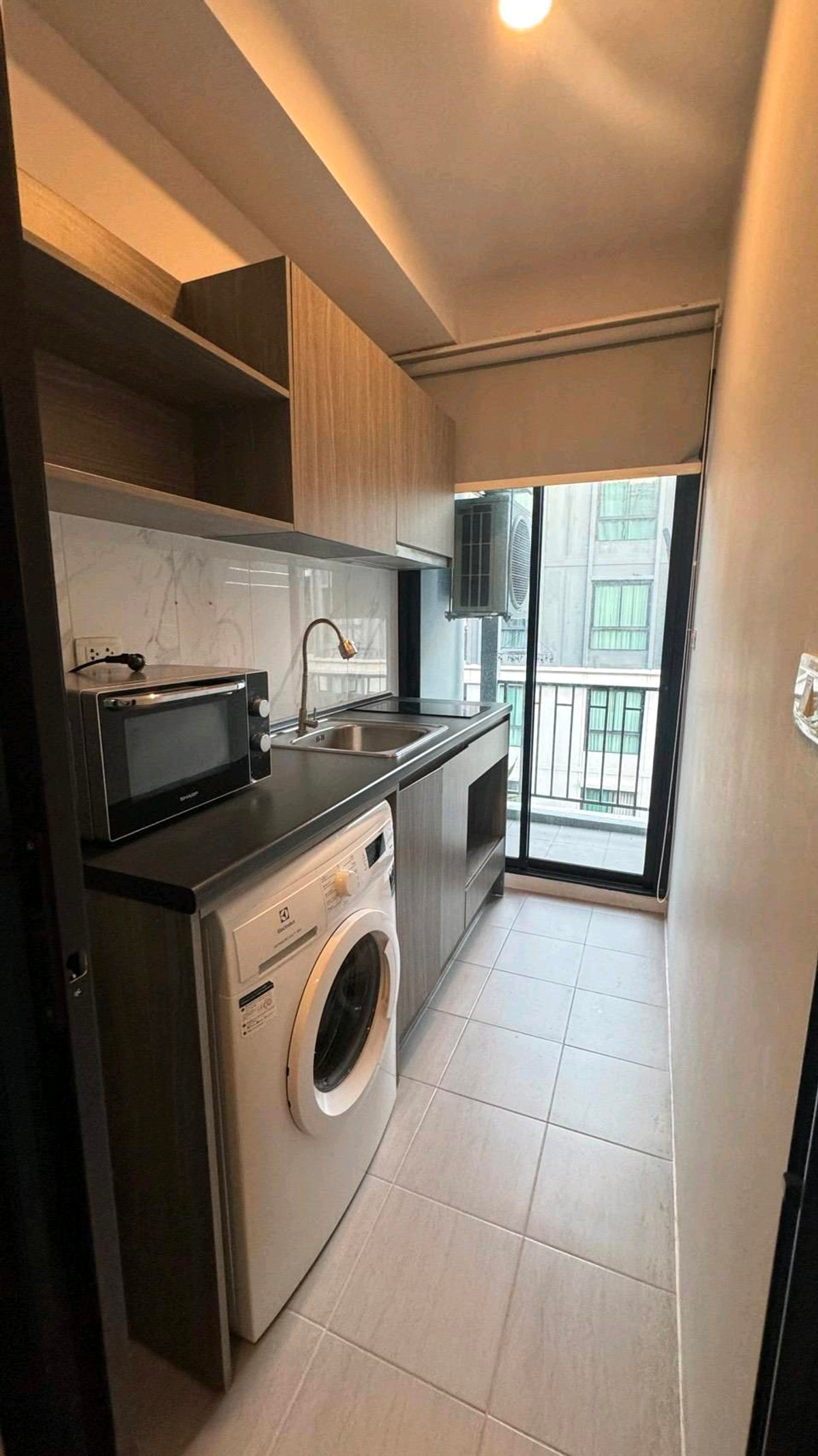 ให้เช่าคอนโดบางนา แบริ่ง ลาซาล : For Rent Condo Notting Hill Sukhumvit 105
ให้เช่าคอนโดน๊อตติ่งฮิลล์ สุขุมวิท 105 ซ.ลาซาล 
ห่างบีทีเอส 400 เมตร
Size 28Sqm
Type 1 bed 1 bath 
Building A 7th floor 
Minimum contract 1 year 

📍Contact Agent Pat 
☎️Line/ WhatsApp+66946476797