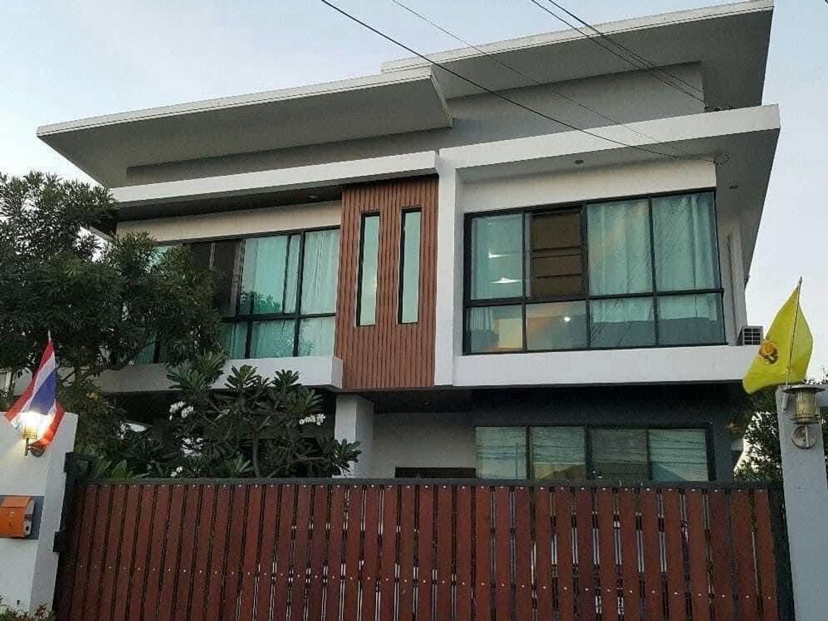 For RentHouseChokchai 4, Ladprao 71, Ladprao 48, : 🌟2-storey detached house for rent in Lat Phrao - Chokchai 4 area, for rent 5 bedrooms, 4 bathrooms, 98 square wah, usable area 440 square meters 🌟