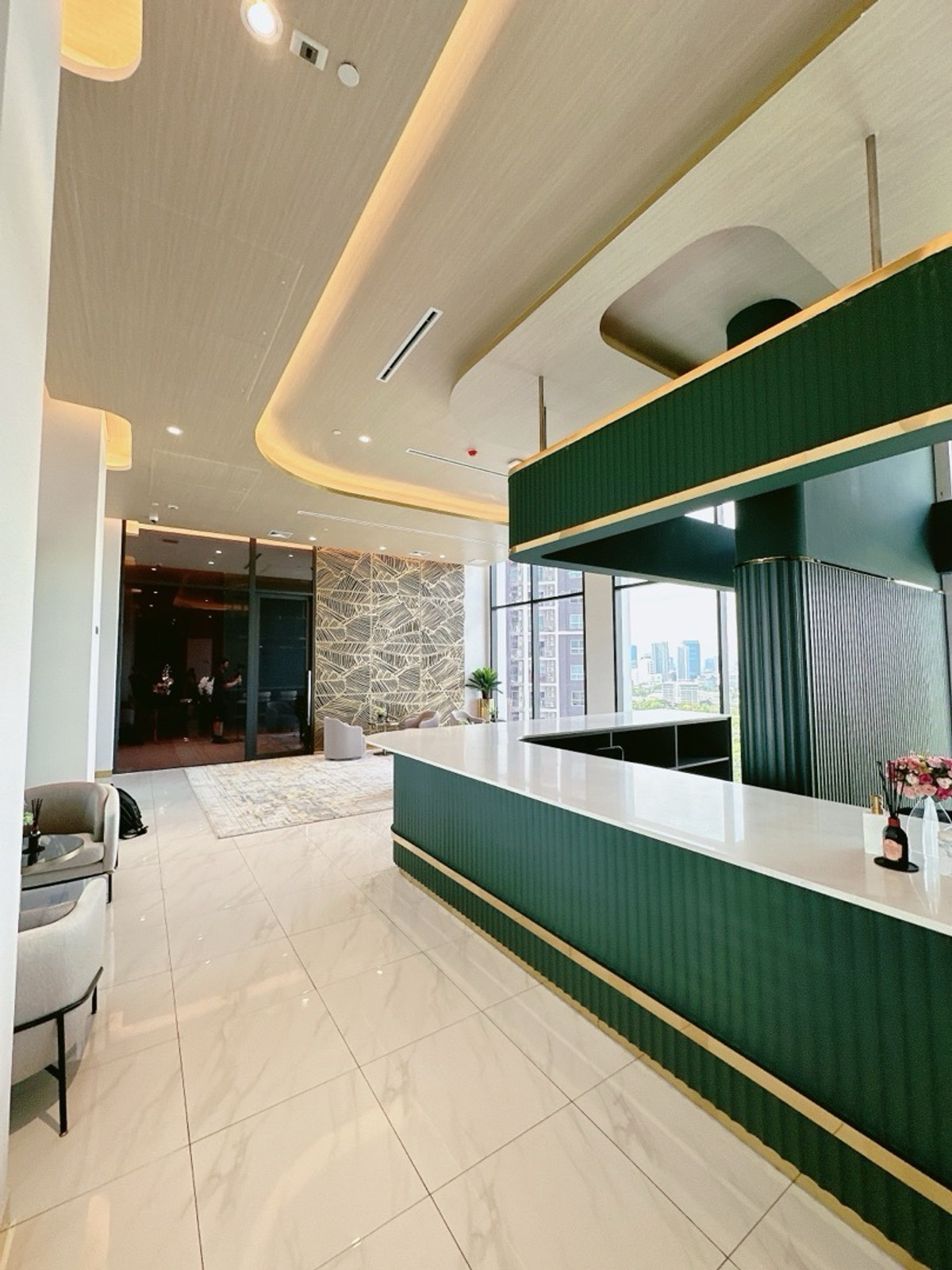 ขายคอนโดพระราม 9 เพชรบุรีตัดใหม่ RCA : 𝐋𝐀𝐍𝐃𝐌𝐀𝐑𝐊 𝐑𝐀𝐌𝐀𝟗 ฟรีเงินดาวน์ 𝐎 บาท ผ่อนสบายๆ 𝟏𝟐,𝟗𝟎𝟎/เดือน ห้องใหม่มือ1 กู้สินเชื่อได้ 𝟏𝟎𝟎% โปรปิดตึก 