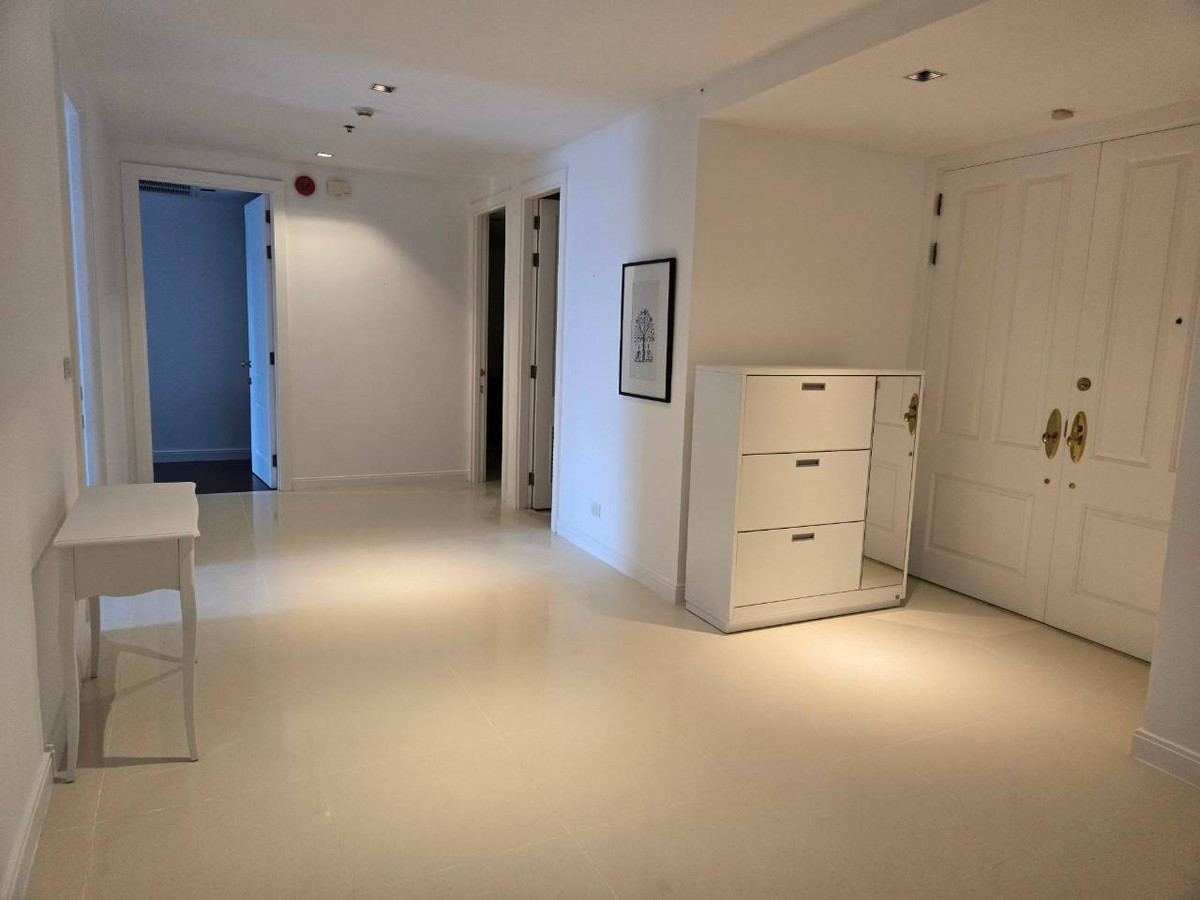 ให้เช่าคอนโดวิทยุ ชิดลม หลังสวน : Specious Unit in for Family in Ploenchit