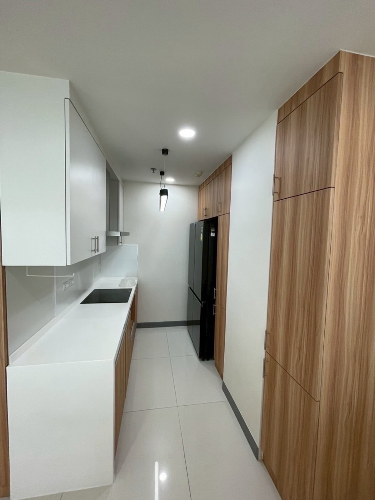CondoSathorn, Narathiwat : Investment-Grade Luxury Condo in Sathorn High Floor Large Unit with Strong Rental Demand