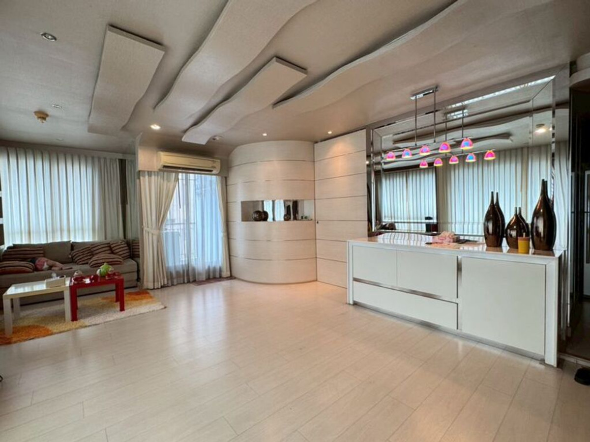 For RentCondoRatchadapisek, Huaikwang, Suttisan : For Rent Life @ Ratchada-Suthisan Unit 332/183 (No pets allowed) (2 bedrooms combined into one)