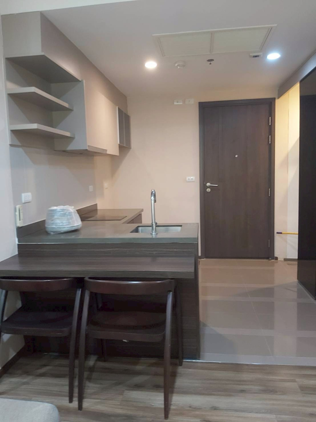 ให้เช่าคอนโดวงเวียนใหญ่ เจริญนคร : (ปล่อยเช่า) คอนโด TEAL Sathorn - Taksin I 1-BR  เฟอร์+เครื่องใช้ไฟฟ้าครบ  ㅡ ใกล้ 🚆BTS วงเวียนใหญ่