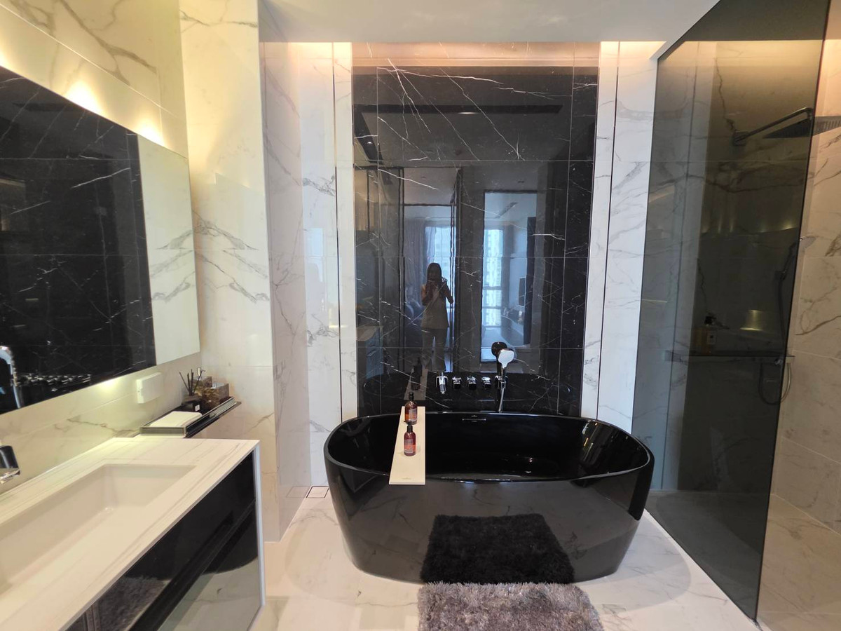 For SaleCondoSukhumvit, Asoke, Thonglor : The Bangkok Thonglor: 2bed 2bath 82.15sqm. 2XFl 23,000,000 brandnew fully furnished, private garden Am: 0656199198