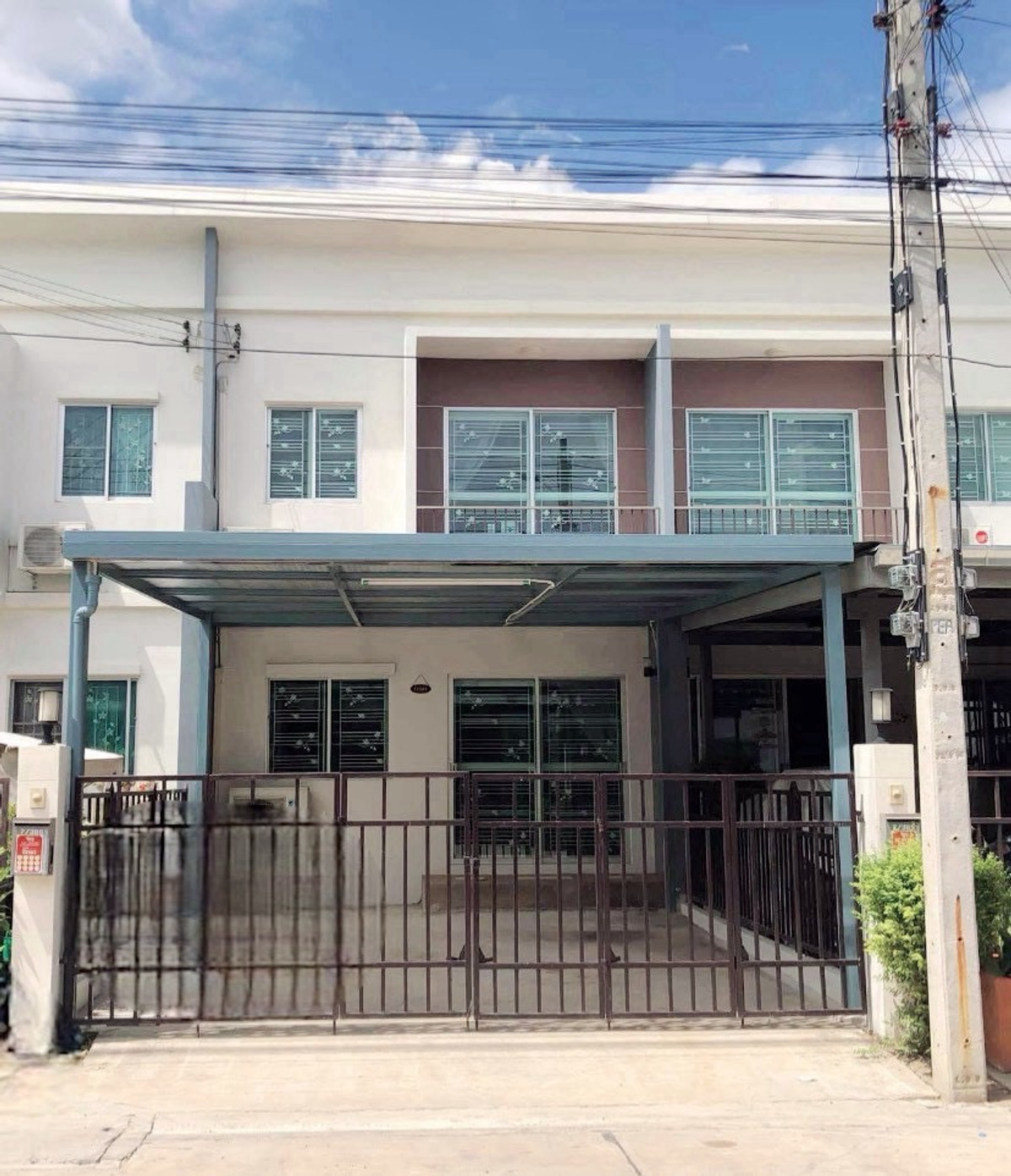 For RentTownhomePathum Thani,Rangsit, Thammasat : 18,000.- Townhome for rent, 4 bedrooms, fully furnished, Siri Place Village, Siri Place Rangsit, near Rangsit University. Bangkok Future Rangsit University, Talat Thai