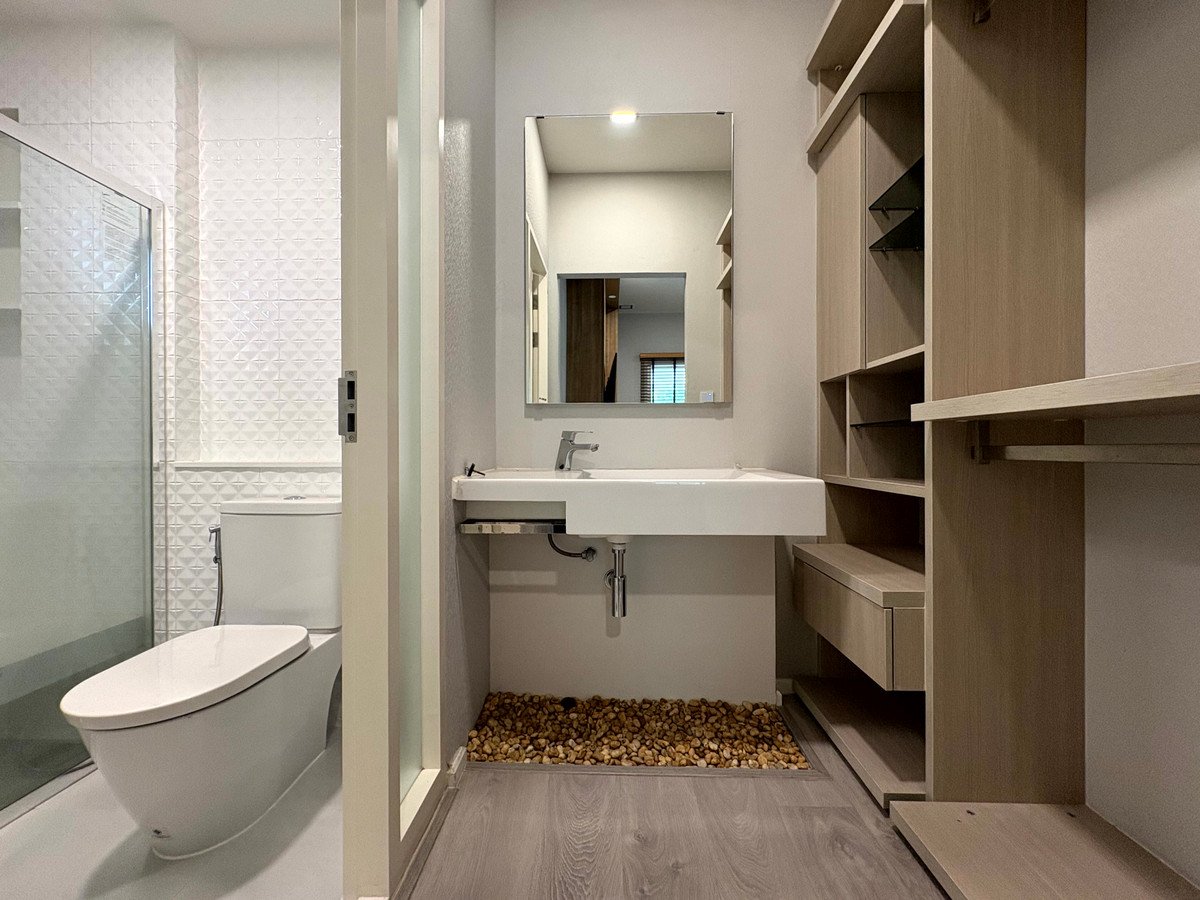 HouseLadkrabang, Suwannaphum Airport : For sale or rent: Large detached house near the clubhouse, fully furnished, ready to move in, Mantana Bangna-Wongwaen.