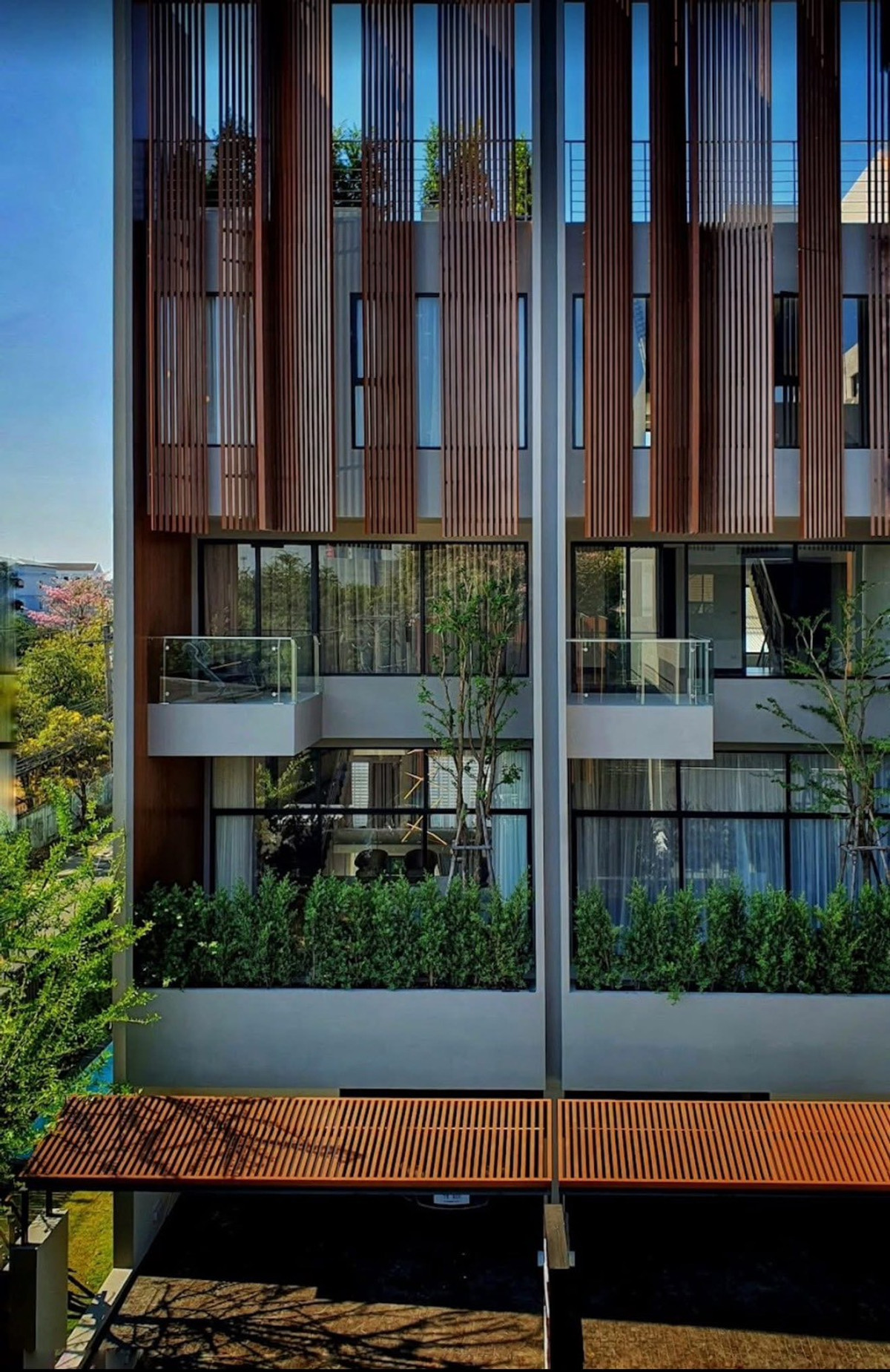 For RentTownhomeBangna, Bearing, Lasalle : ME2500574 Luxury townhome for rent, 4 floors, The Park Lane, Sukhumvit 105, near BTS Bearing & international school