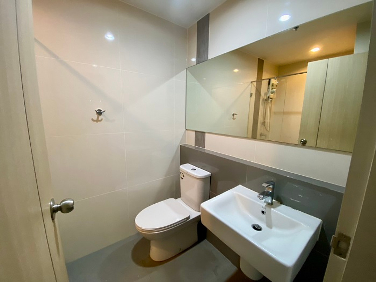 For SaleCondoRama5, Ratchapruek, Bangkruai : For sale cheap 3,690,000 baht ** Code 210386 ** 2 bedrooms, 2 bathrooms ** Condo Amber Tiwanon ** next to the BTS, Tiwanon intersection ** 088-398-3835 MR.BOAT