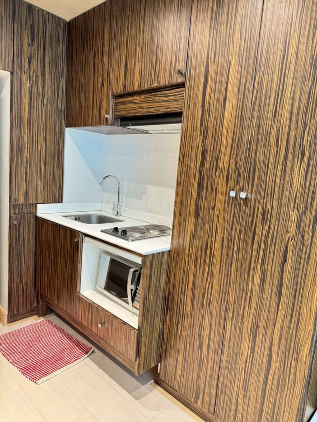 For RentCondoRatchadapisek, Huaikwang, Suttisan : For Rent Life @ Ratchada-Suthisan Unit 332/183 (No pets allowed) (2 bedrooms combined into one)