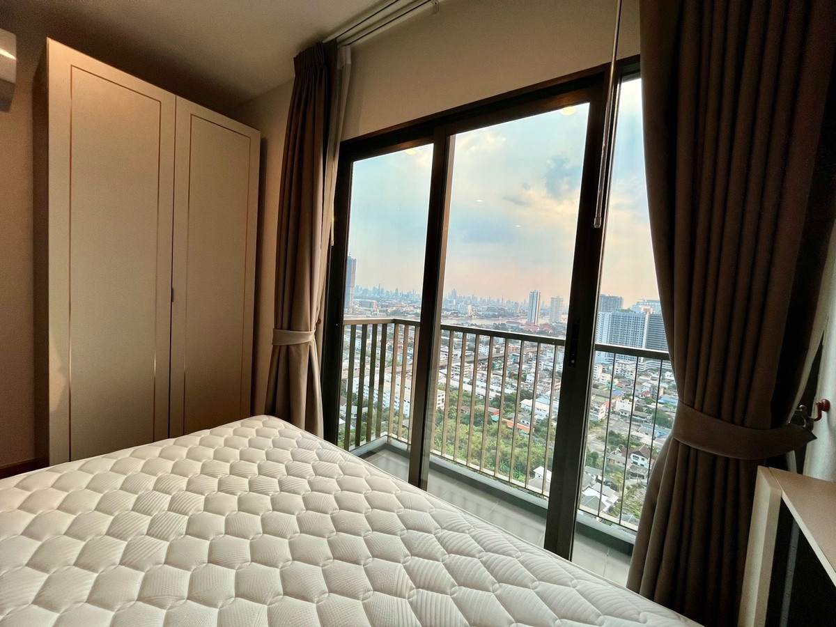 CondoPinklao, Charansanitwong : The owner posted a high floor for sale, very cheap, already renovated, ready to move in, 2 bedrooms, open view to the south.
