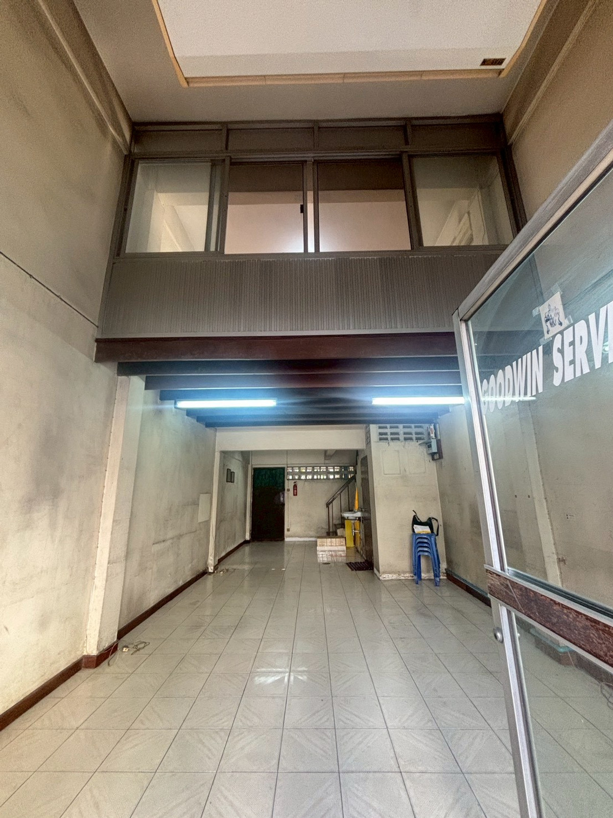 ให้เช่าทาวน์โฮมสุขุมวิท อโศก ทองหล่อ : LTH14162 – Commercial Building for Rent | Sukhumvit 63 | 200 sqm | 4 Studios 2 Baths | Near BTS Ekkamai | 90K/Month | อาคารพาณิชย์ให้เช่า สุขุมวิท 63