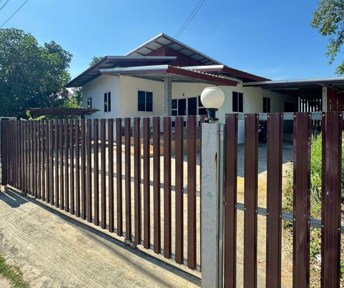 ขายบ้านโคราช นครราชสีมา : ขายถูก บ้านเดี่ยว 120 ตร.ว. 1.39 ล้าน หลังสนามกีฬาปักธงชัย นครราชสีมา