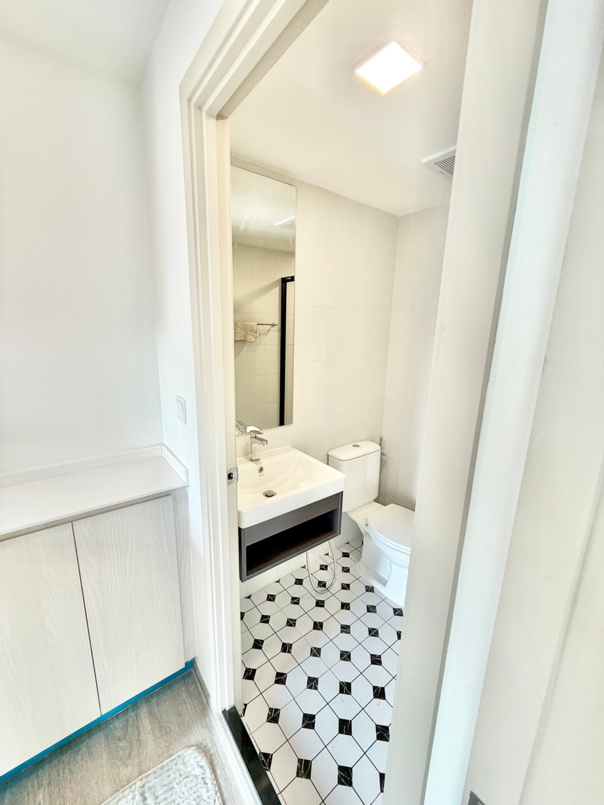 For RentCondoPathum Thani,Rangsit, Thammasat : 📌 Kave Wonderland | New condo near Thammasat Rangsit.