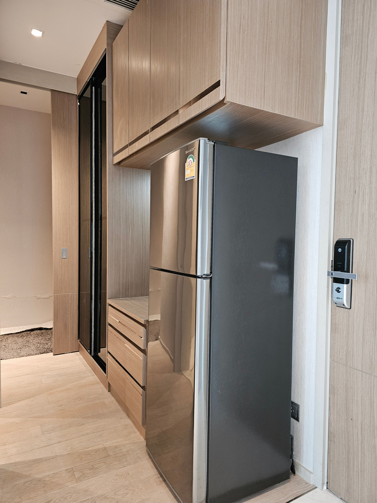 ให้เช่าคอนโดสีลม ศาลาแดง บางรัก : Ashton Silom ชั้นสูง วิวสวย 32.39 Sq,m. Fully Finished 26,000 บาท โทรเลย น้อง 096-2615656  ห้องกว้าง 32.39 ตรม. 1 นอน 1 น้ำ เฟอร์ครบ พร้อมอยู่   Location : Silom , Chongnonsi  Rental Price : 26,000 Baht  Condominium near MRT, BTS  : Silom , Chong NonsiSta