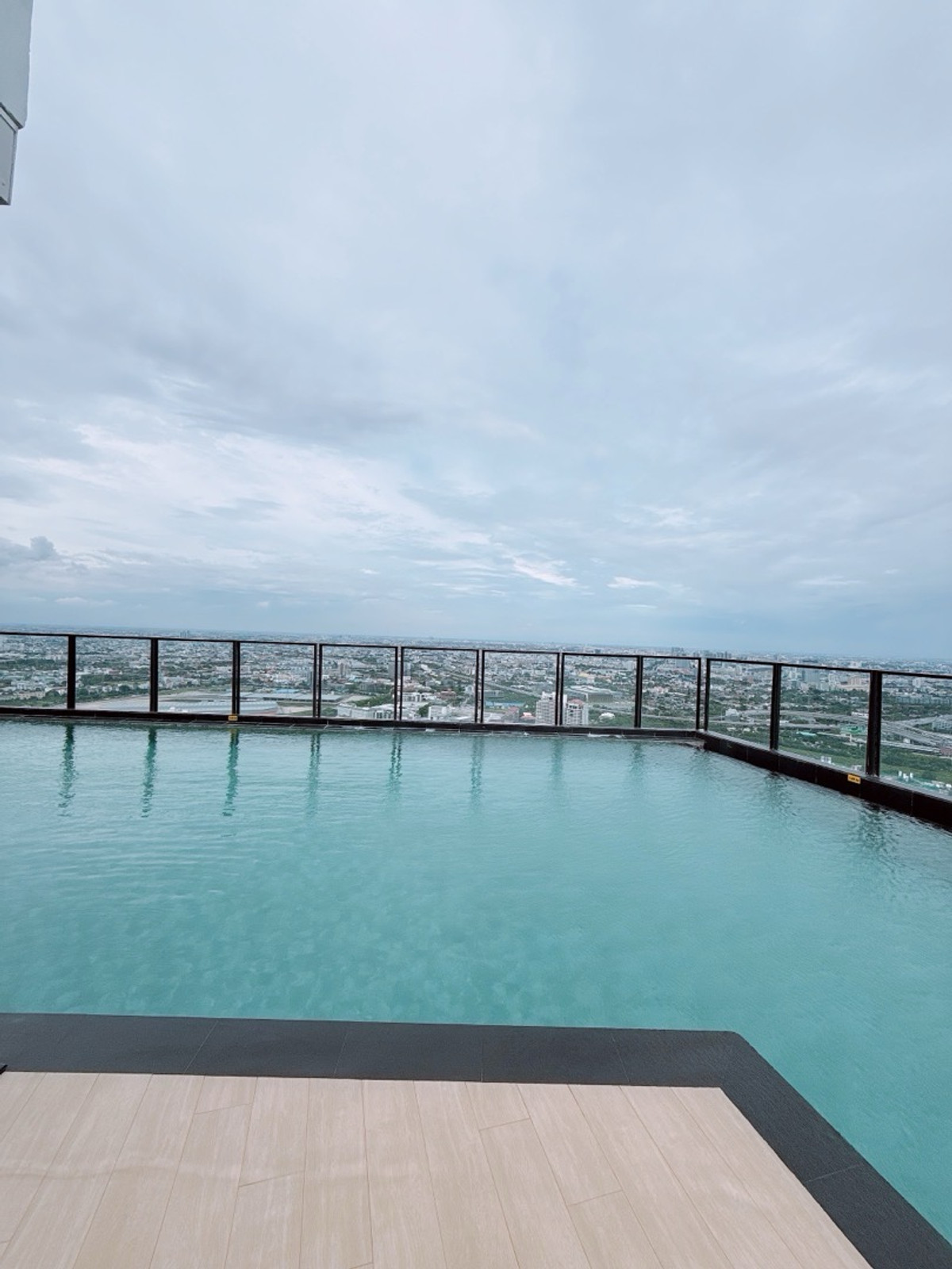 ขายคอนโดพระราม 9 เพชรบุรีตัดใหม่ RCA : 𝐋𝐀𝐍𝐃𝐌𝐀𝐑𝐊 𝐑𝐀𝐌𝐀 𝟗 𝐅𝐑𝐄𝐄 ทุกค่าใช่จ่าย ห้องโปรโมชั่น 𝟑.𝟓 ล้าน ผ่อนสบายๆ 𝟗,𝟗𝟎𝟎/เดือน ห้องใหม่มือ 1 ขายขาดทุน 