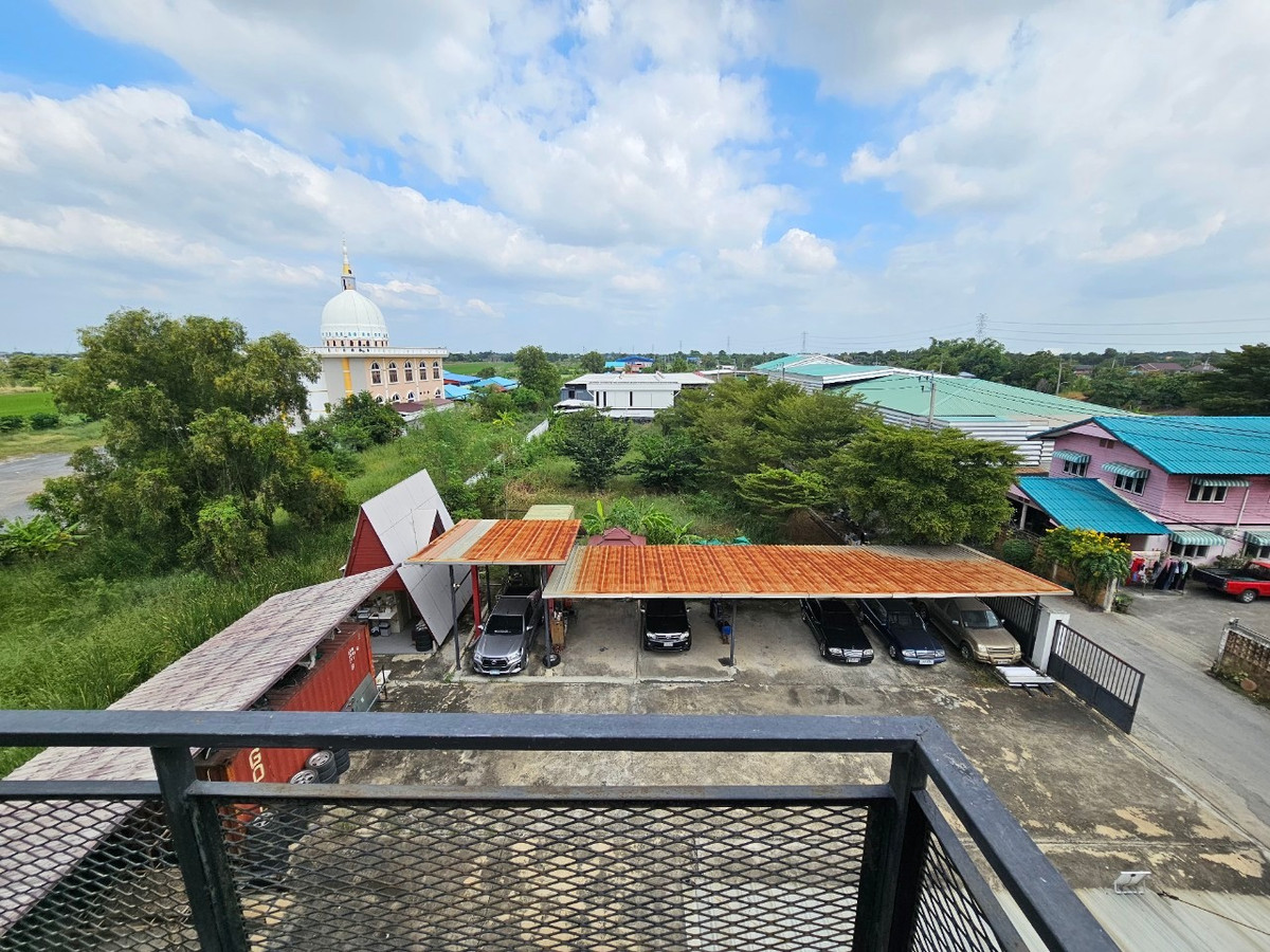 Home OfficeMin Buri, Romklao : Home Office for rent, 4 and a half storey office, area 1 rai, 10 bedrooms, 9 bathrooms, parking for 50 cars, with 16 kw solar cell panels, Saen Saep Subdistrict, Min Buri District, Bangkok