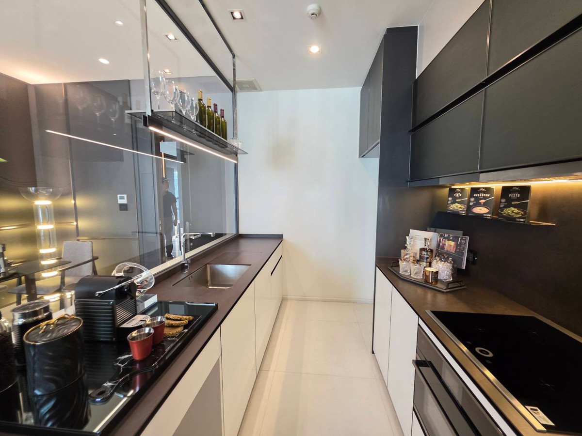 For SaleCondoSukhumvit, Asoke, Thonglor : The Bangkok Thonglor: 2bed 2bath 82.15sqm. 2XFl 23,000,000 brandnew fully furnished, private garden Am: 0656199198