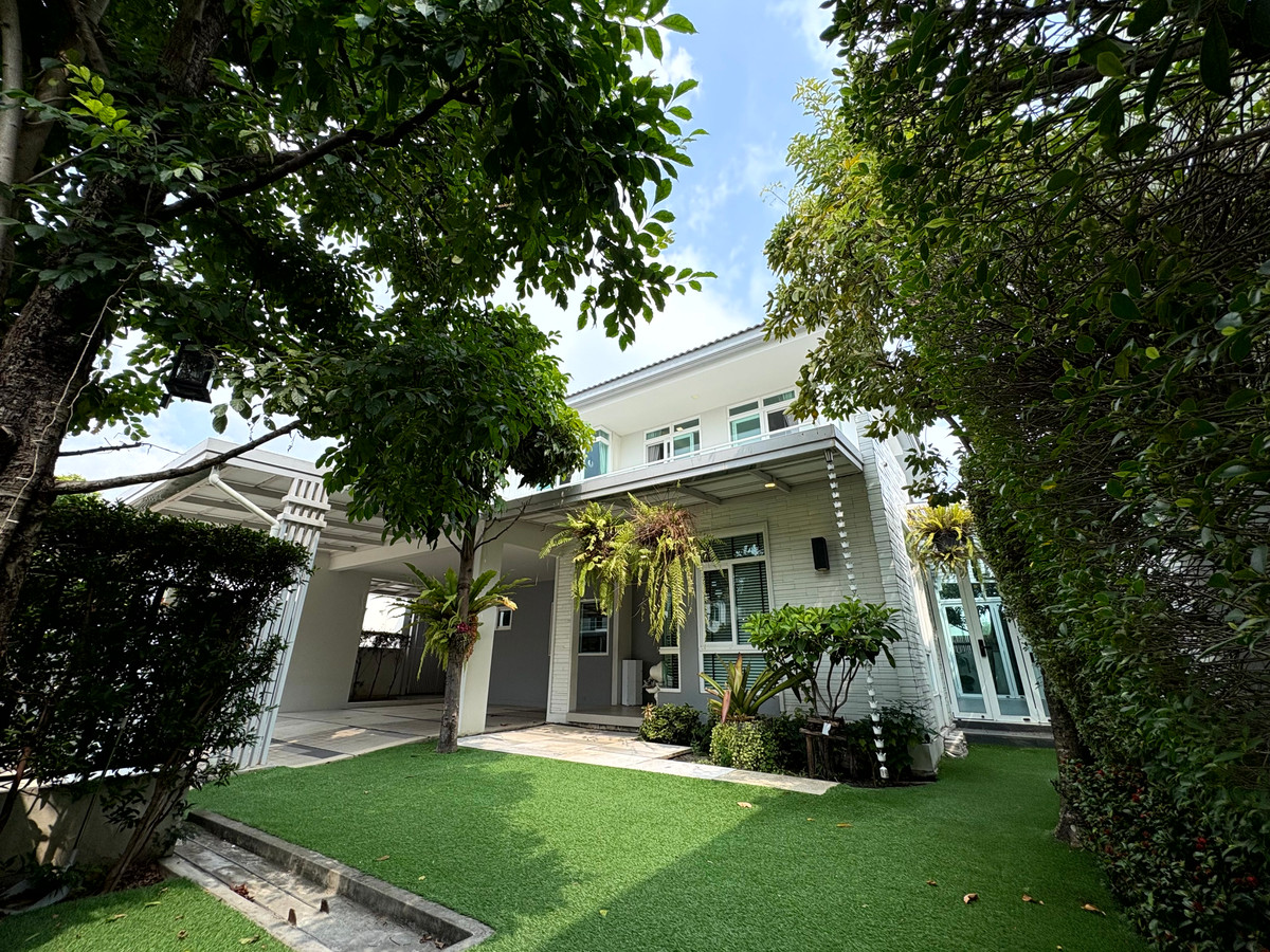 HouseLadkrabang, Suwannaphum Airport : For sale or rent: Large detached house near the clubhouse, fully furnished, ready to move in, Mantana Bangna-Wongwaen.