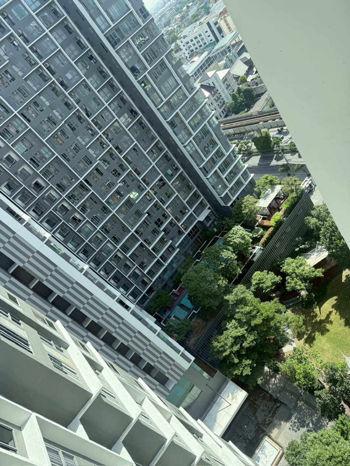 ให้เช่าคอนโดอ่อนนุช อุดมสุข : 🔥ให้เช่าด่วน🔥ไอดีโอ โมบิ สุขุมวิท (สุขุมวิท 81)  เฟอร์นิเจอร์ครบพร้อมเข้าอยู่ ใกล้รถไฟฟ้า BTS อ่อนนุช