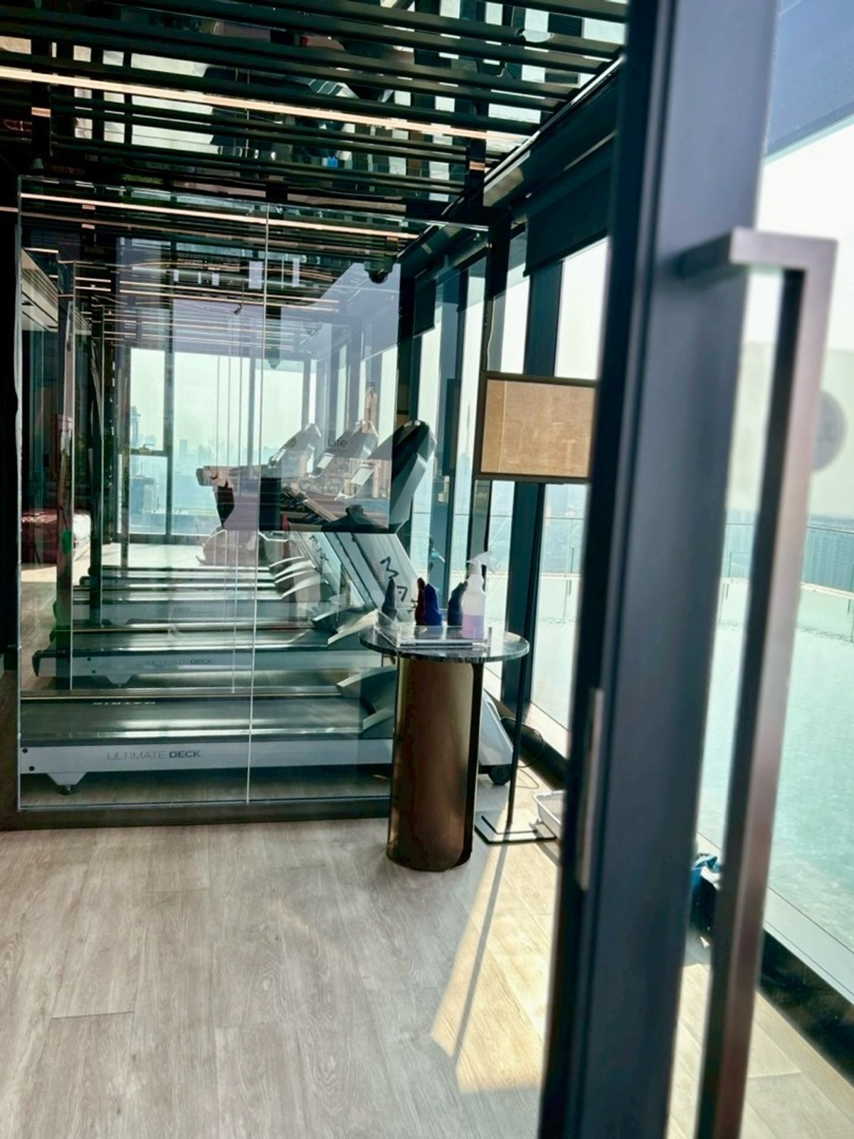 ให้เช่าคอนโดพระราม 9 เพชรบุรีตัดใหม่ RCA : 🔥ให้เช่าด่วน🔥ไลฟ์ อโศก ไฮป์ ห้องกว้าง เฟอร์นิเจอร์ครบพร้อมเข้าอยู่ 