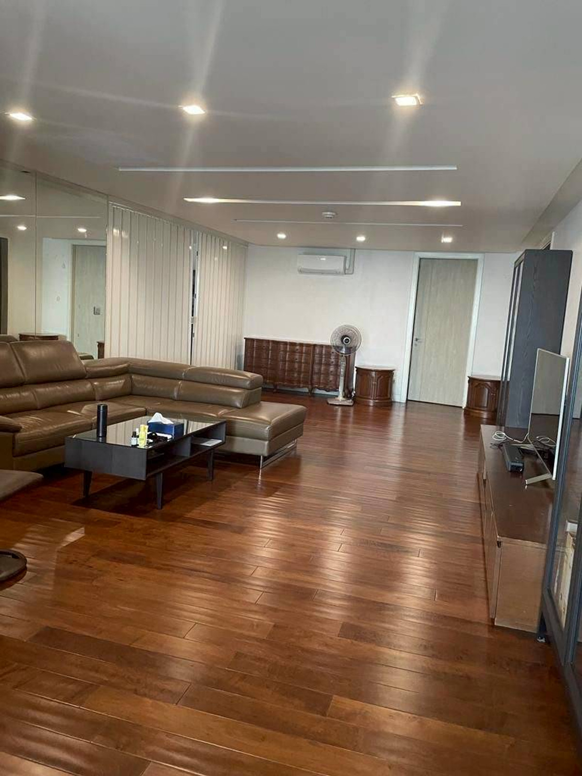 ขายคอนโดสุขุมวิท อโศก ทองหล่อ : ขายด่วน 3 ห้องนอน 223.08 ตรม.ชั้นสูง #เลี้ยงสัตว์ได้