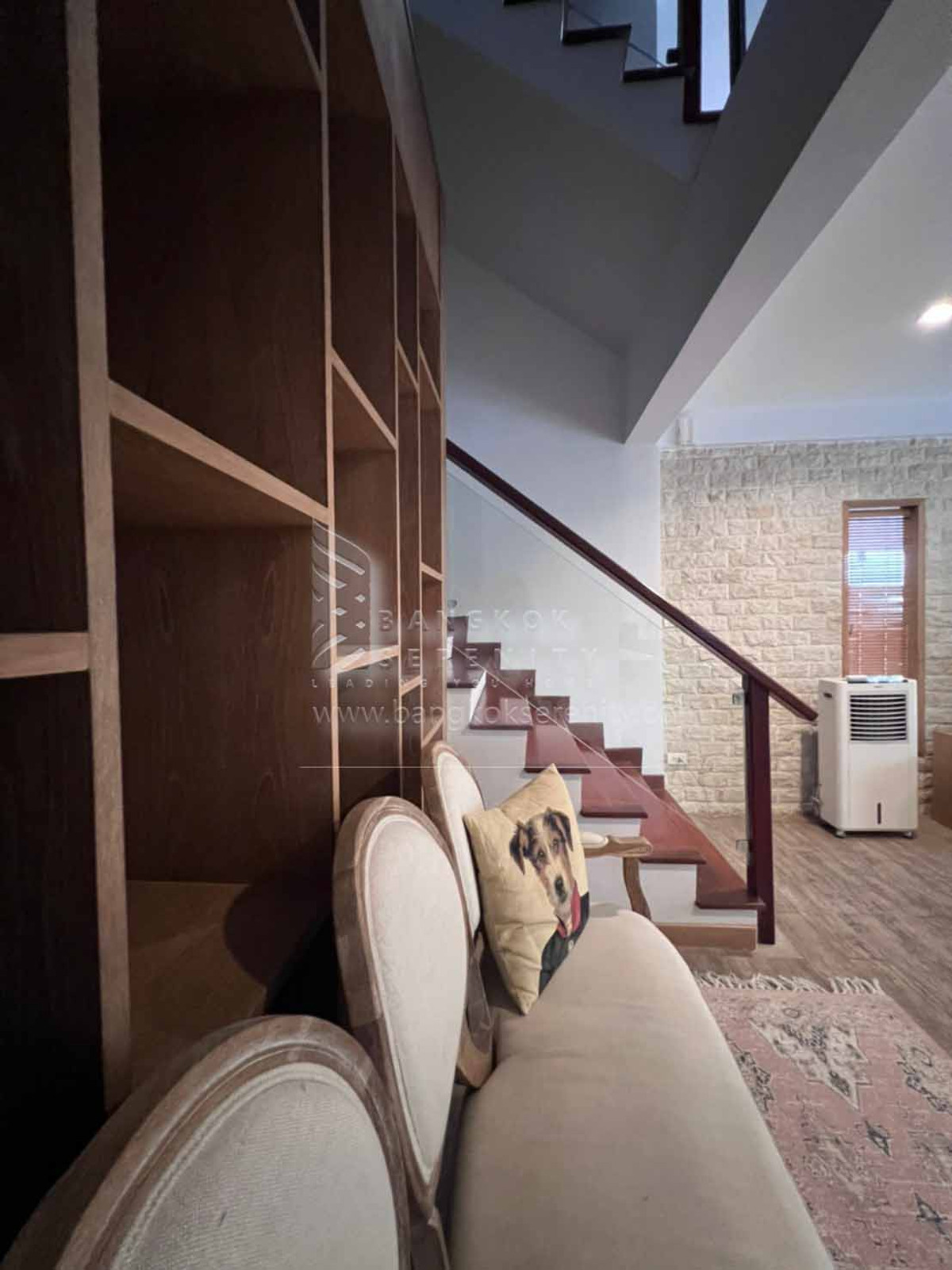 For RentHousePattanakan, Srinakarin : House for rent at Panya Pattanakarn