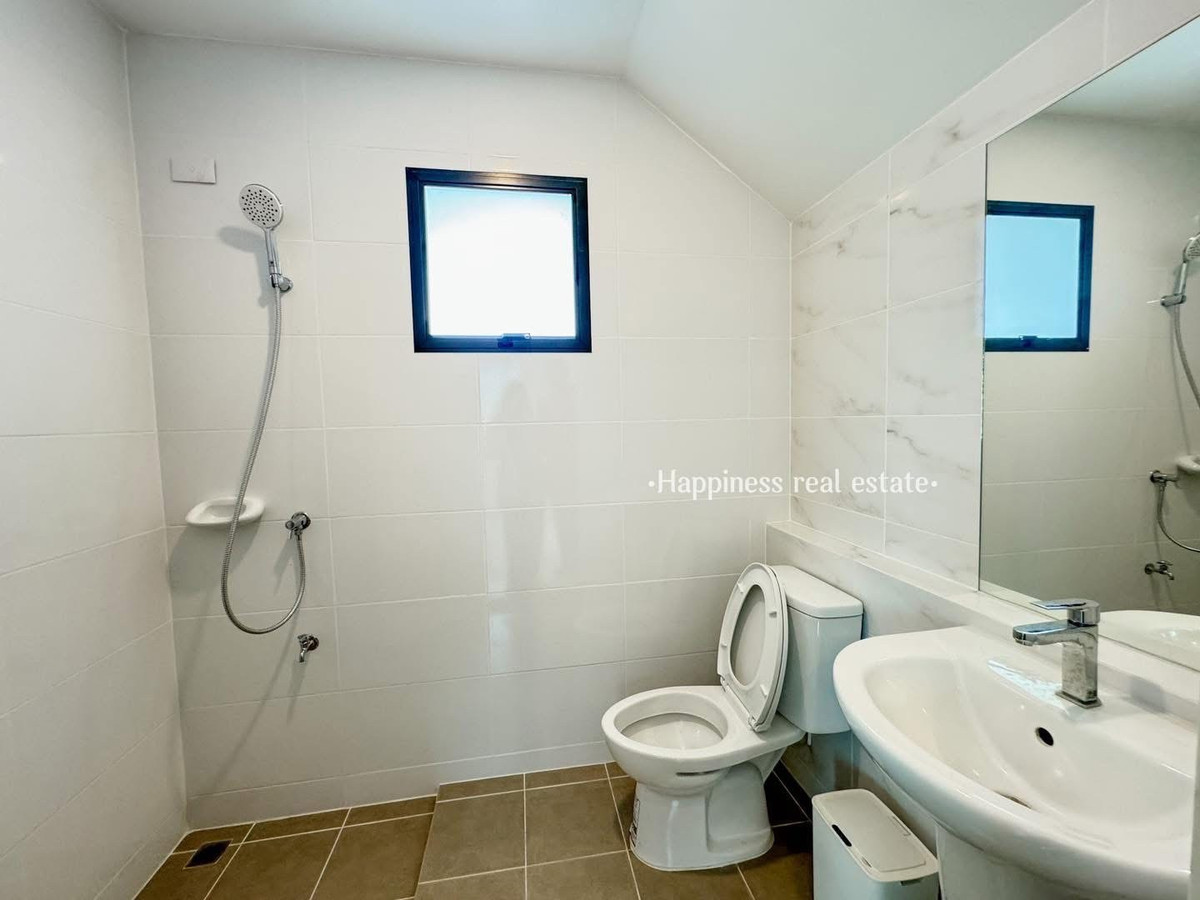 For SaleHouseChaengwatana, Muangthong : 💕 Beautiful house with furniture At a price of less than 5MB. 🫶 ✨🏡 Semi-detached house, detached house style. Near SISB International School, Nonthaburi