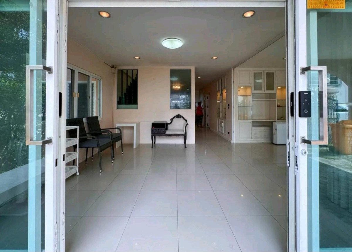 ให้เช่าบ้านพระราม 9 เพชรบุรีตัดใหม่ RCA : 🔥🔥บ้านเดี่ยวให้เช่า ซอยศูนย์วิจัย ใกล้โรงพยาบาลกรุงเทพ
 พื้นที่กว้าง อยู่สบาย เลี้ยงสัตว์ได้