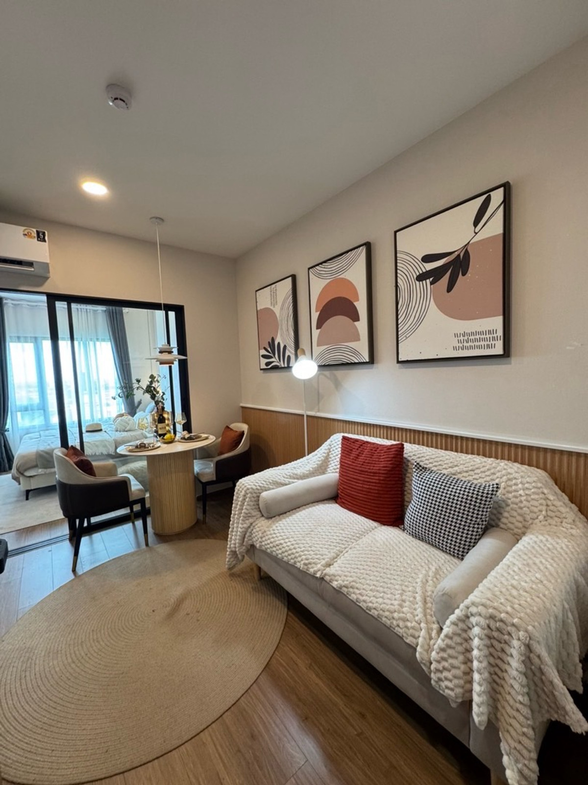 For SaleCondoRamkhamhaeng, Hua Mak : The Livin Ramkhamhaeng1Bed 28 sq.m. price only 2.29 million baht.Phat: 064-642-8664Nui: 094-624-2014