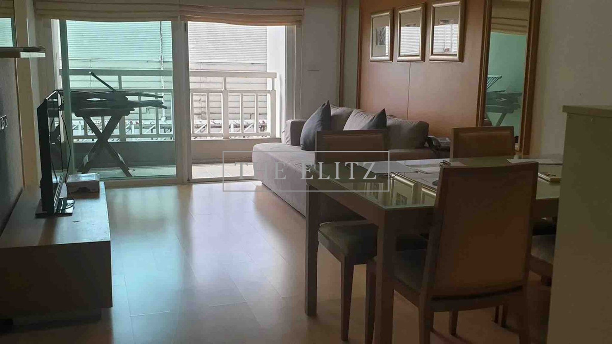 For SaleCondoSathorn, Narathiwat : ✨Relax with your lungs @The Bangkok Narathiwas, a resort-style condo in the heart of the city. The shady atmosphere cant be found anymore ❤️