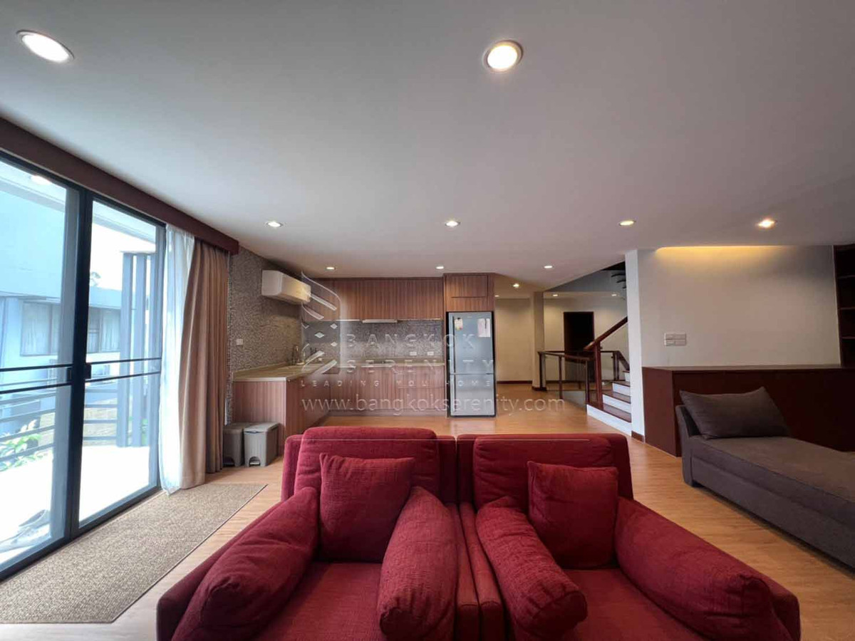 For RentHousePattanakan, Srinakarin : House for rent at Panya Pattanakarn