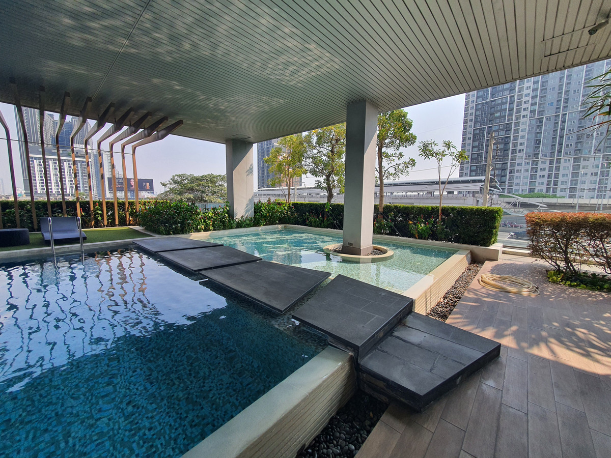 ขายคอนโดท่าพระ ตลาดพลู วุฒากาศ : คอนโด The Key BTS วุฒากาศ! ห้องสวยครบ พร้อมอยู่ วิวพระมหาเจดีย์วัดปากน้ำ ทำเลเข้าเมืองสาทรสะดวก ใกล้ห้าง เดินทางง่าย ส่วนกลางดี ราคาจับต้องได้ ต่ำกว่า 3 ล้าน หาแบบนี้ยากมาก